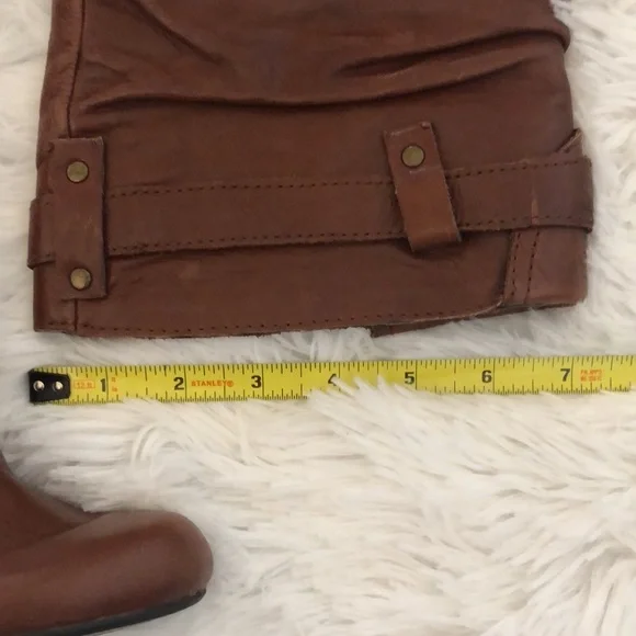 Women’s Guess Boots in size 7 - Picture 5 of 10